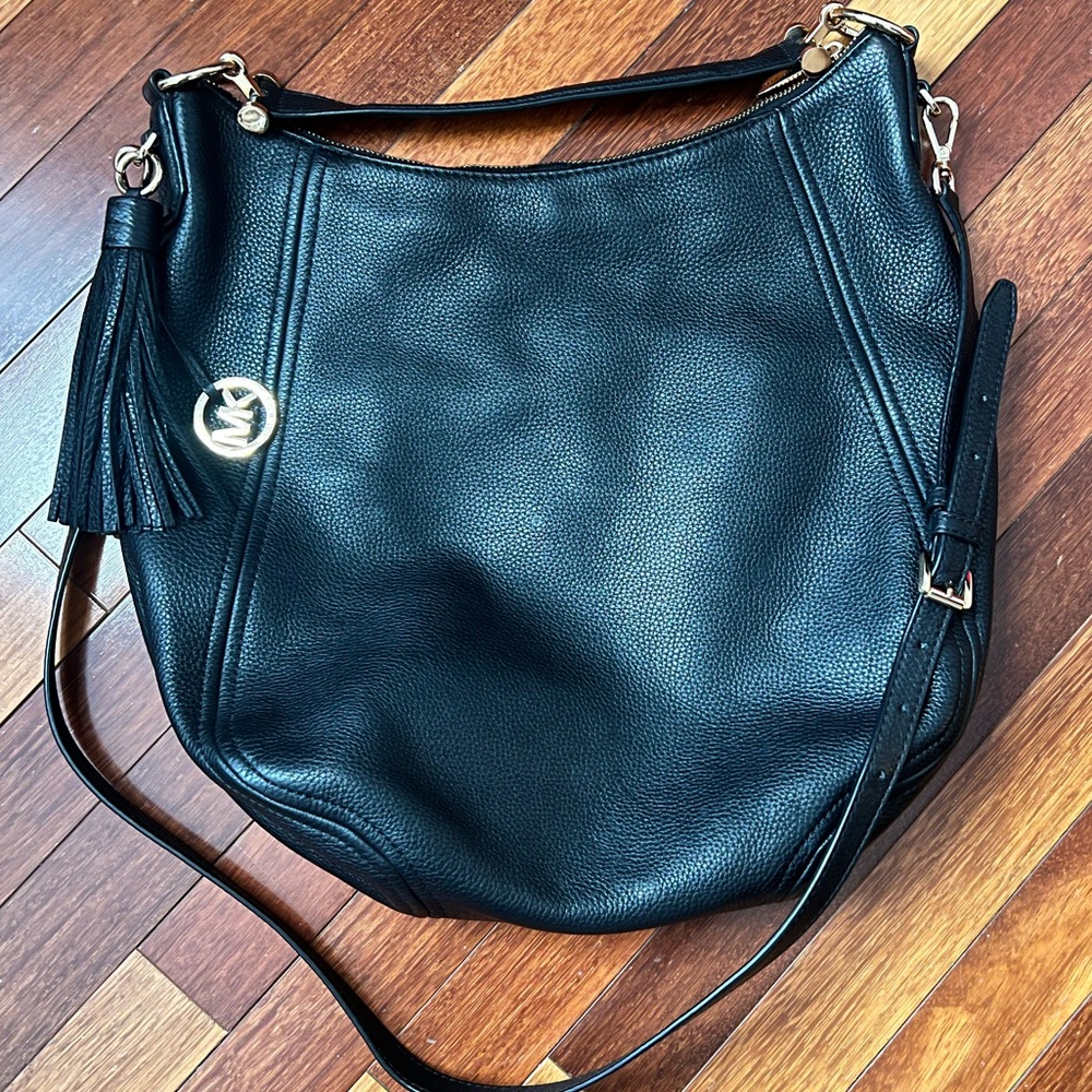 Black Leather Michael Kors Brooke Large Pebbled Leather Shoulder Bag,